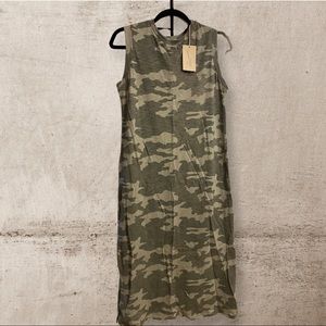 *NWT* UNIVERSAL THREAD Camo Maxi Dress